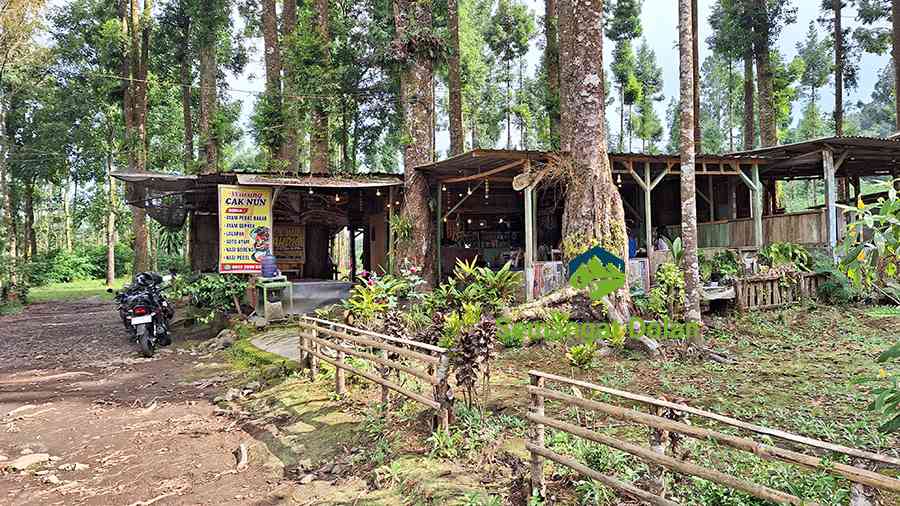 Santapan Hangat Bu Er: Rasa yang Menghangatkan Jiwa di Jantung Cilacap