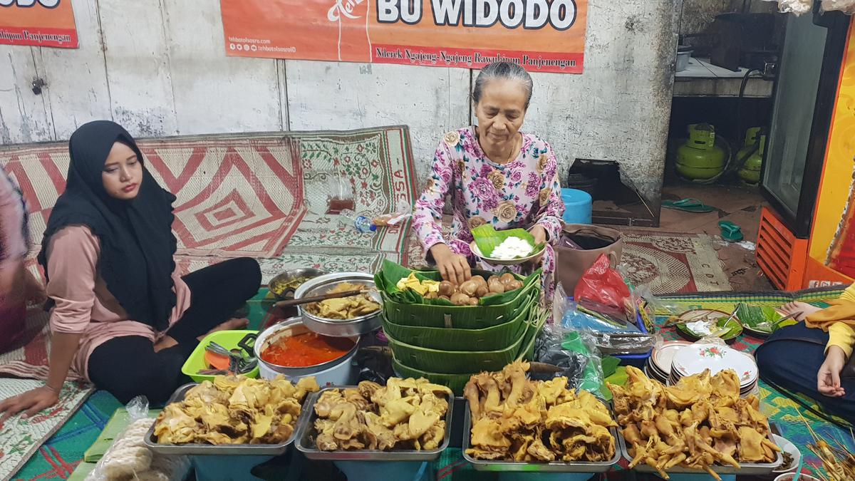 Warung Makan Bu Er: Santapan Hangat di Jantung Cilacap
